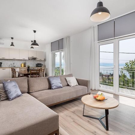 Apartment Div Lovran Exteriör bild