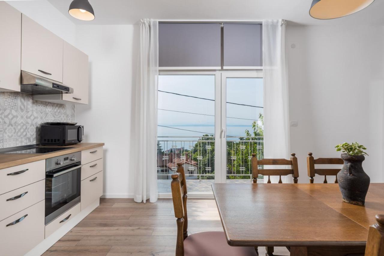 Apartment Div Lovran Exteriör bild