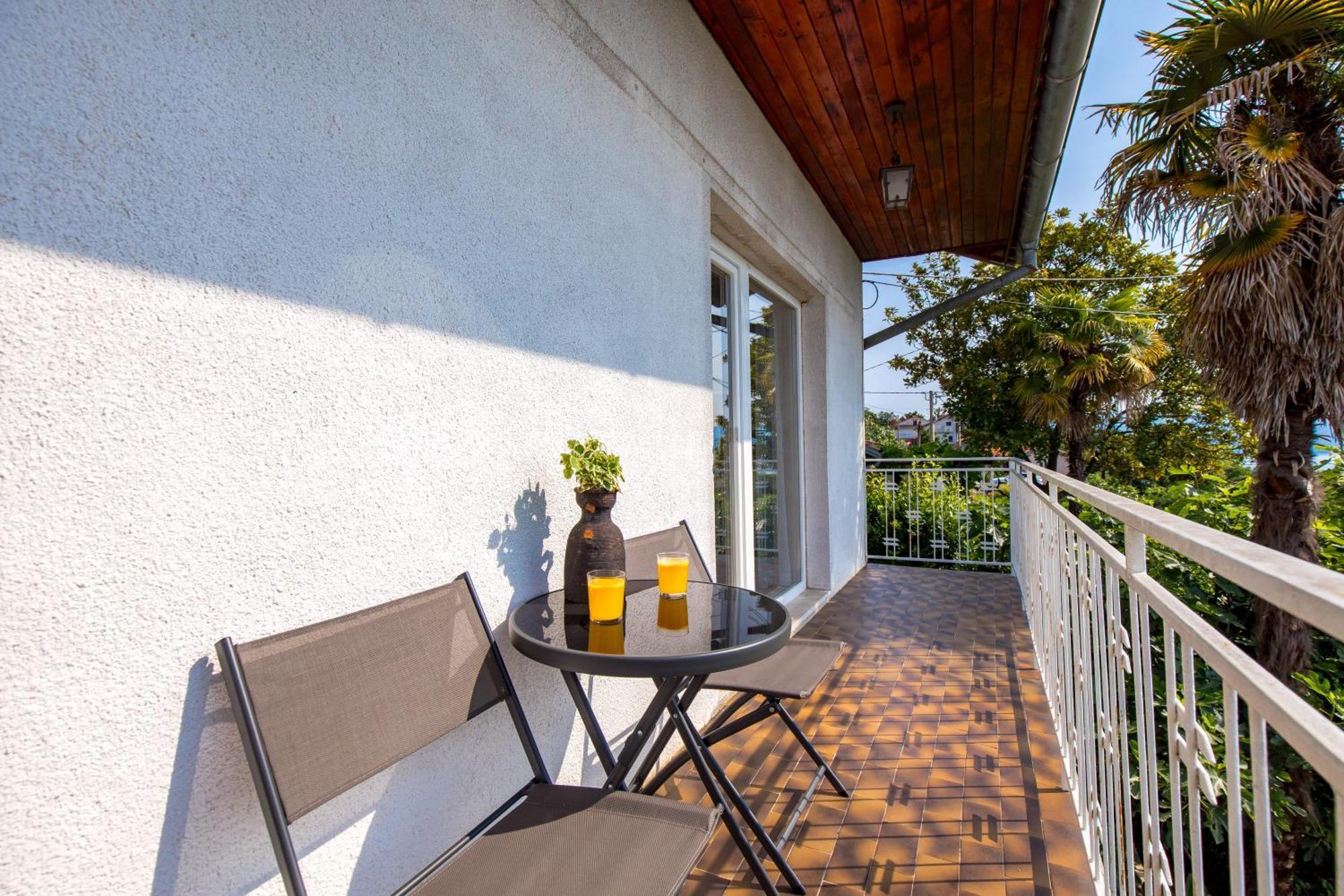 Apartment Div Lovran Exteriör bild